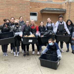 Students Team Up with Alumna for Cafeteria Waste Audit